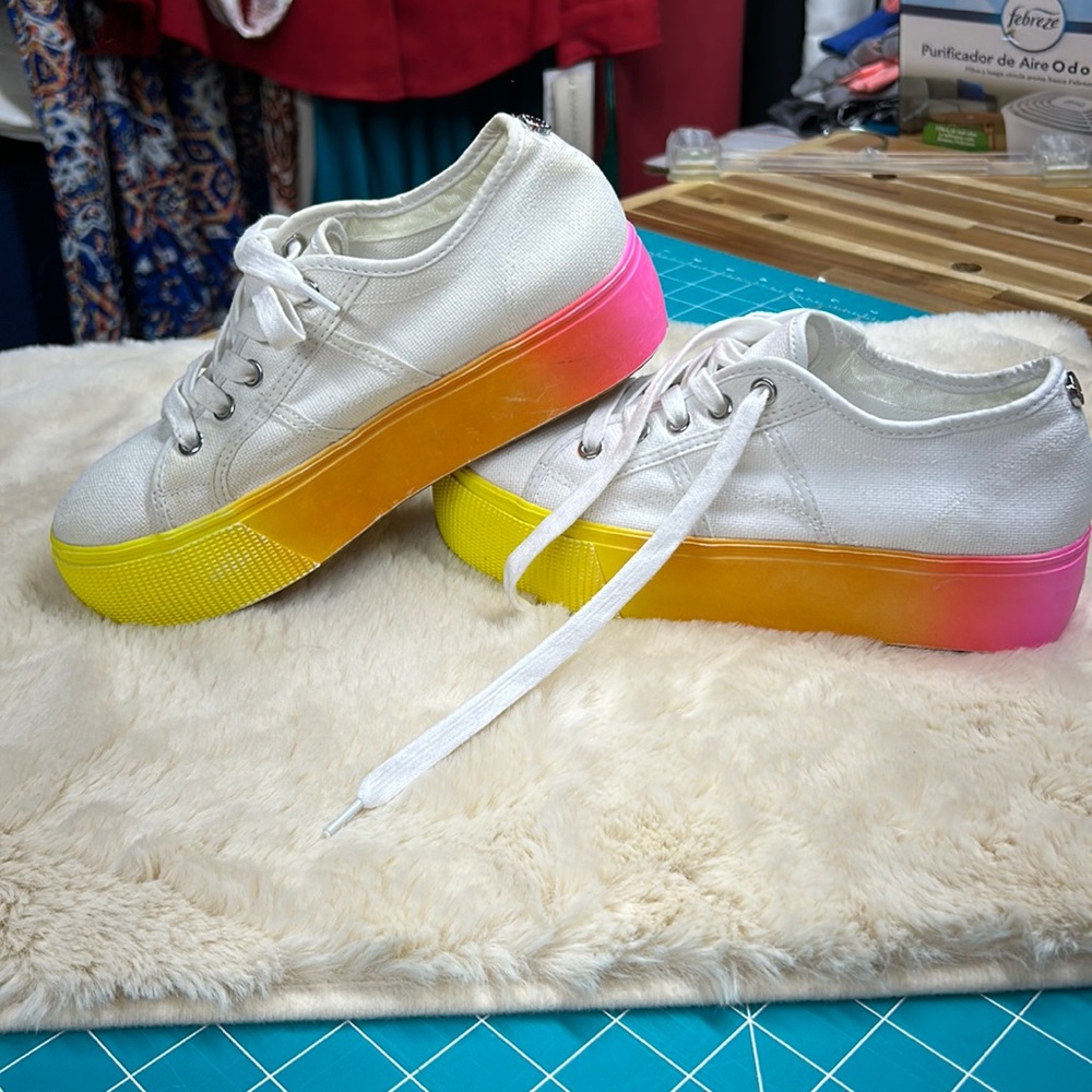 Steve Madden stacked white canvas with rainbow soles tennis shoes size‎ 6